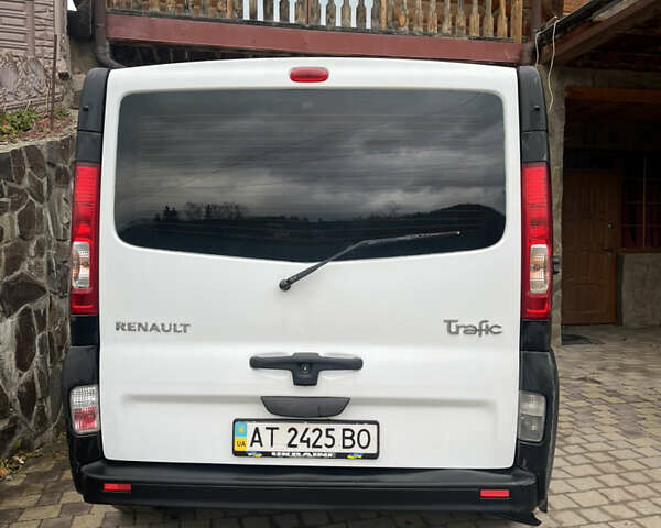 Белый Рено Трафик, объемом двигателя 2 л и пробегом 360 тыс. км за 15000 $, фото 9 на Automoto.ua
