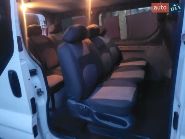 Білий Рено Трафік, об'ємом двигуна 2 л та пробігом 268 тис. км за 10950 $, фото 42 на Automoto.ua