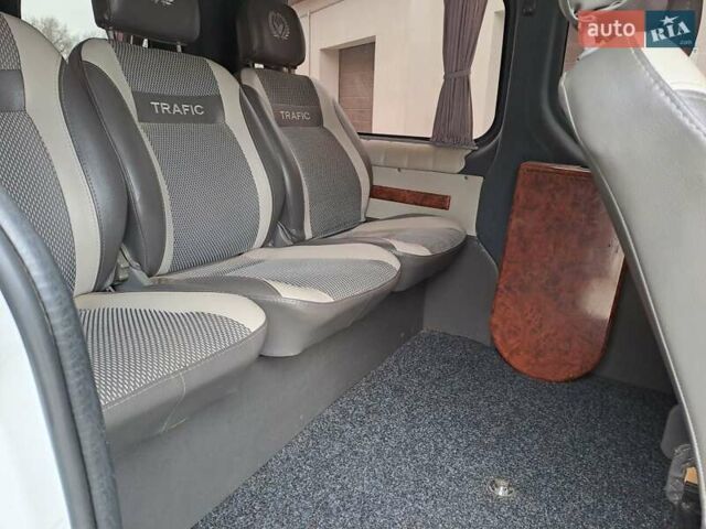 Белый Рено Трафик, объемом двигателя 2 л и пробегом 189 тыс. км за 12700 $, фото 35 на Automoto.ua