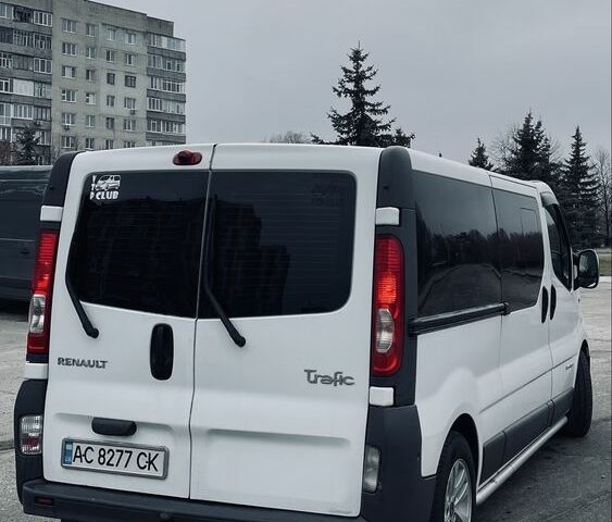 Белый Рено Трафик, объемом двигателя 2 л и пробегом 450 тыс. км за 12200 $, фото 3 на Automoto.ua