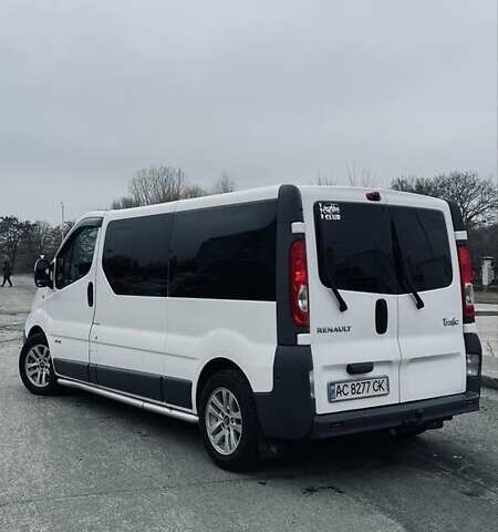 Белый Рено Трафик, объемом двигателя 2 л и пробегом 450 тыс. км за 12200 $, фото 1 на Automoto.ua