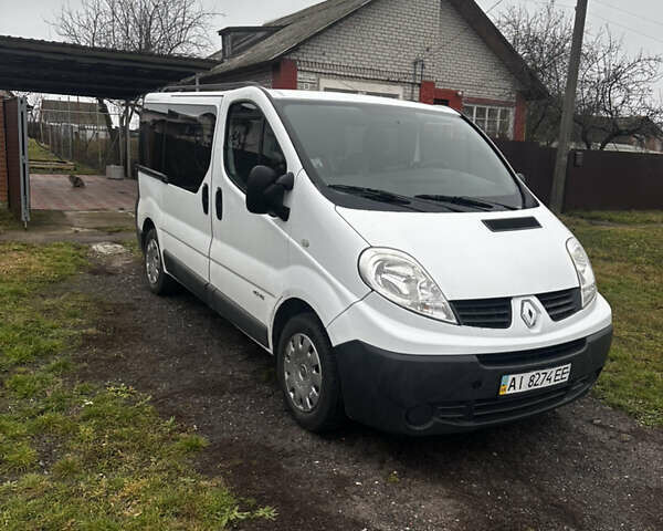 Белый Рено Трафик, объемом двигателя 2 л и пробегом 301 тыс. км за 11000 $, фото 2 на Automoto.ua
