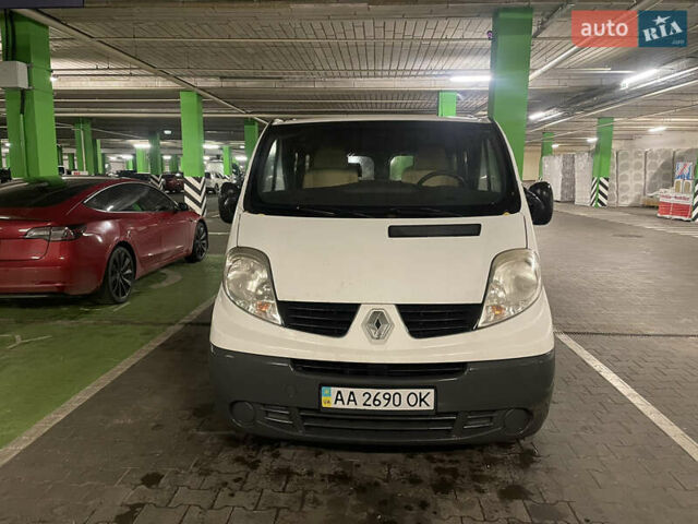 Білий Рено Трафік, об'ємом двигуна 2 л та пробігом 257 тис. км за 8000 $, фото 26 на Automoto.ua