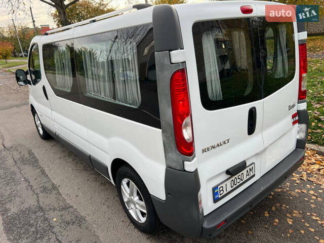 Белый Рено Трафик, объемом двигателя 2 л и пробегом 149 тыс. км за 12700 $, фото 2 на Automoto.ua