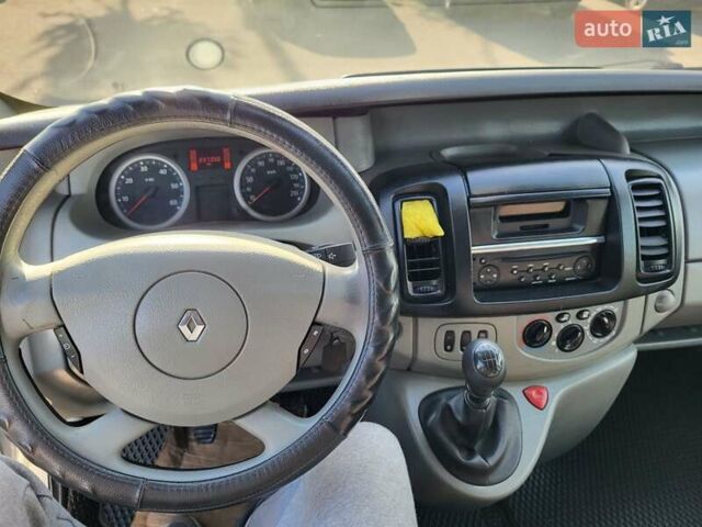 Білий Рено Трафік, об'ємом двигуна 2 л та пробігом 237 тис. км за 11300 $, фото 118 на Automoto.ua