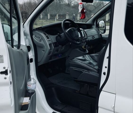 Белый Рено Трафик, объемом двигателя 2 л и пробегом 450 тыс. км за 12200 $, фото 10 на Automoto.ua