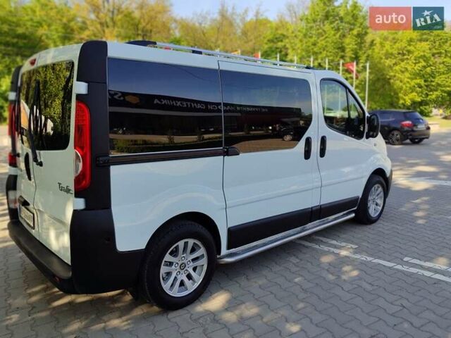 Белый Рено Трафик, объемом двигателя 2 л и пробегом 389 тыс. км за 11450 $, фото 5 на Automoto.ua
