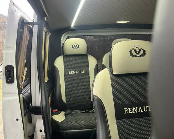 Белый Рено Трафик, объемом двигателя 2 л и пробегом 360 тыс. км за 15000 $, фото 14 на Automoto.ua