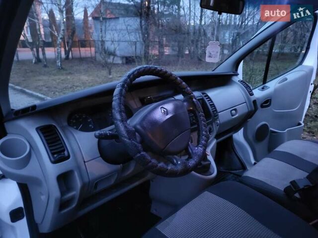 Білий Рено Трафік, об'ємом двигуна 2 л та пробігом 268 тис. км за 10950 $, фото 58 на Automoto.ua