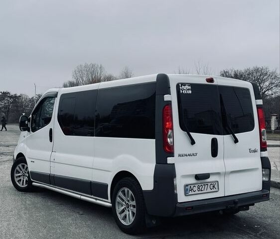 Белый Рено Трафик, объемом двигателя 2 л и пробегом 450 тыс. км за 12200 $, фото 2 на Automoto.ua