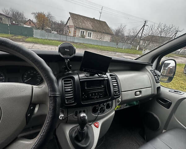 Белый Рено Трафик, объемом двигателя 2 л и пробегом 301 тыс. км за 11000 $, фото 5 на Automoto.ua