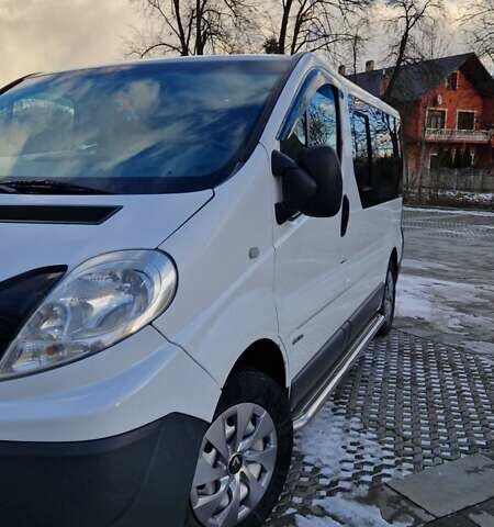 Белый Рено Трафик, объемом двигателя 2 л и пробегом 247 тыс. км за 12700 $, фото 1 на Automoto.ua