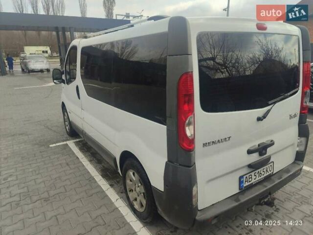 Белый Рено Трафик, объемом двигателя 2 л и пробегом 325 тыс. км за 10500 $, фото 3 на Automoto.ua
