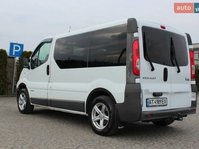 Білий Рено Трафік, об'ємом двигуна 2 л та пробігом 250 тис. км за 12232 $, фото 5 на Automoto.ua
