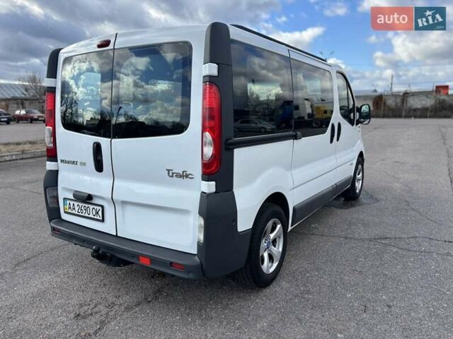 Білий Рено Трафік, об'ємом двигуна 2 л та пробігом 279 тис. км за 9900 $, фото 6 на Automoto.ua