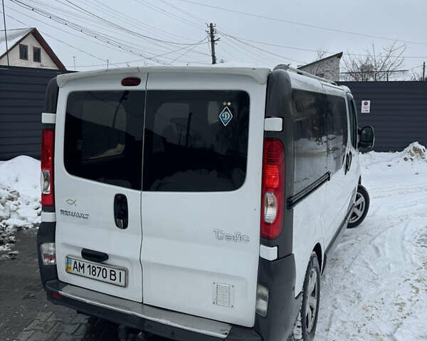 Білий Рено Трафік, об'ємом двигуна 2 л та пробігом 338 тис. км за 10500 $, фото 6 на Automoto.ua