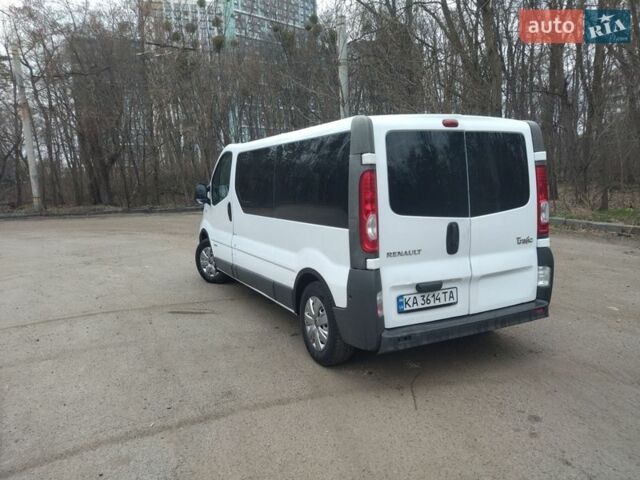 Белый Рено Трафик, объемом двигателя 2 л и пробегом 320 тыс. км за 9600 $, фото 4 на Automoto.ua