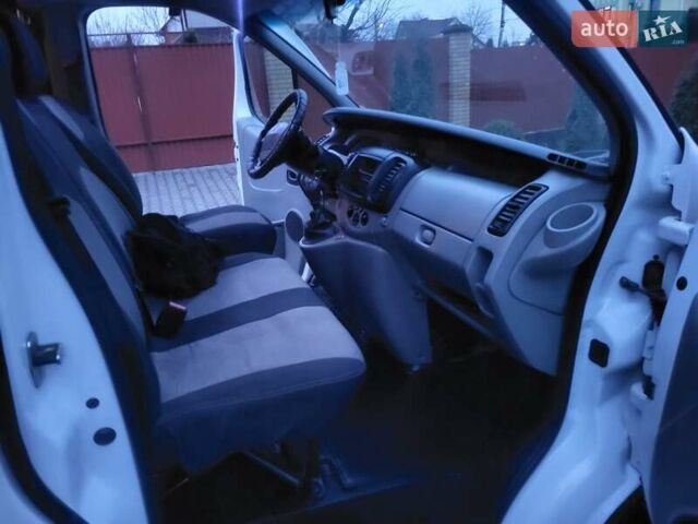 Білий Рено Трафік, об'ємом двигуна 2 л та пробігом 268 тис. км за 10950 $, фото 48 на Automoto.ua