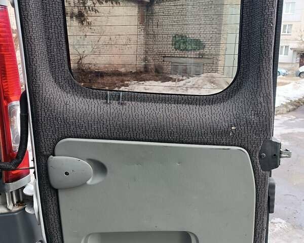 Білий Рено Трафік, об'ємом двигуна 2 л та пробігом 320 тис. км за 10700 $, фото 25 на Automoto.ua