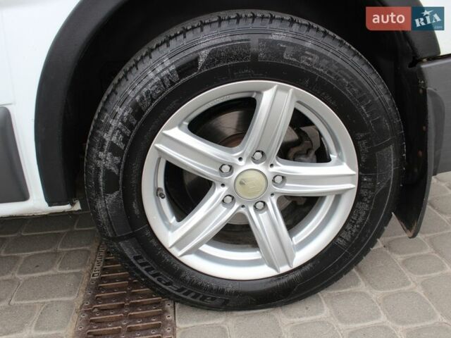 Білий Рено Трафік, об'ємом двигуна 2 л та пробігом 249 тис. км за 11990 $, фото 41 на Automoto.ua