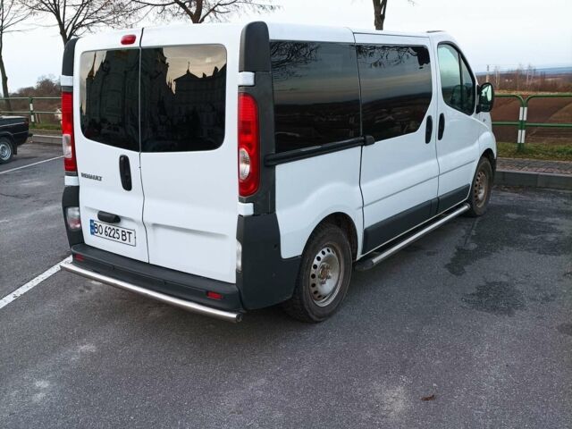 Белый Рено Трафик, объемом двигателя 2 л и пробегом 218 тыс. км за 10500 $, фото 4 на Automoto.ua