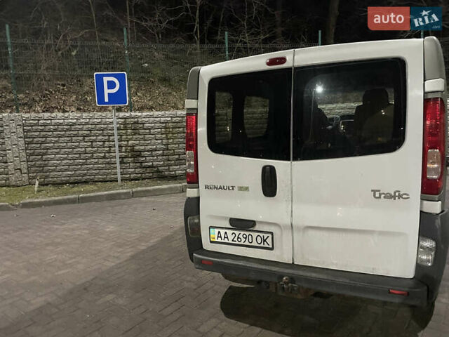 Білий Рено Трафік, об'ємом двигуна 2 л та пробігом 257 тис. км за 8000 $, фото 13 на Automoto.ua