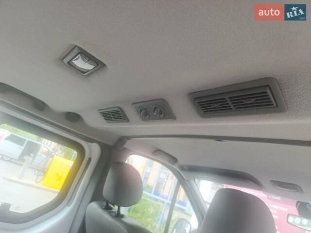 Белый Рено Трафик, объемом двигателя 2 л и пробегом 290 тыс. км за 13300 $, фото 3 на Automoto.ua