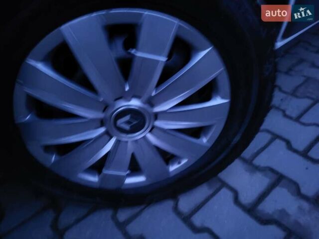 Білий Рено Трафік, об'ємом двигуна 2 л та пробігом 268 тис. км за 10950 $, фото 62 на Automoto.ua