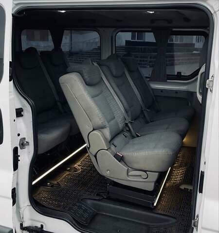 Белый Рено Трафик, объемом двигателя 2 л и пробегом 450 тыс. км за 12200 $, фото 5 на Automoto.ua