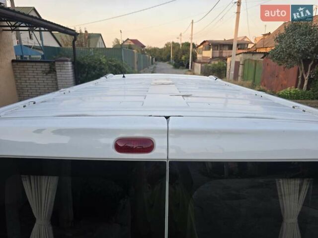 Белый Рено Трафик, объемом двигателя 2 л и пробегом 238 тыс. км за 10500 $, фото 69 на Automoto.ua