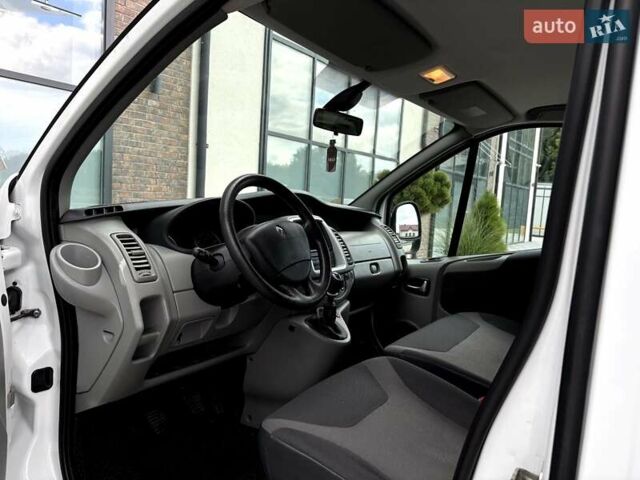 Білий Рено Трафік, об'ємом двигуна 2 л та пробігом 210 тис. км за 14990 $, фото 31 на Automoto.ua