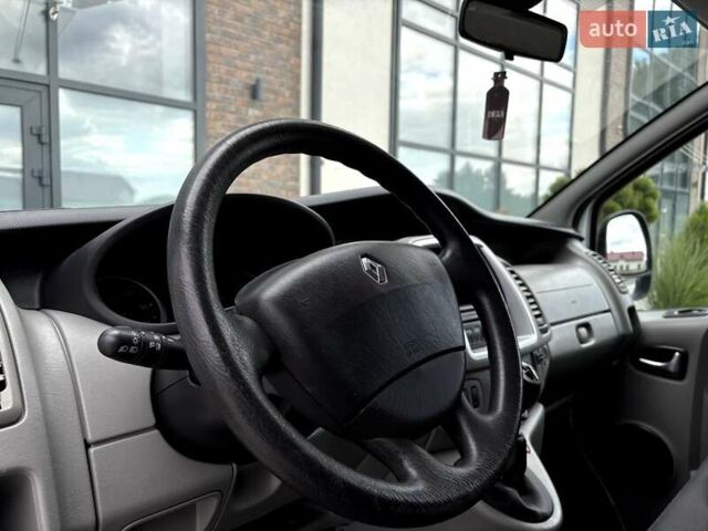 Білий Рено Трафік, об'ємом двигуна 2 л та пробігом 210 тис. км за 14990 $, фото 32 на Automoto.ua