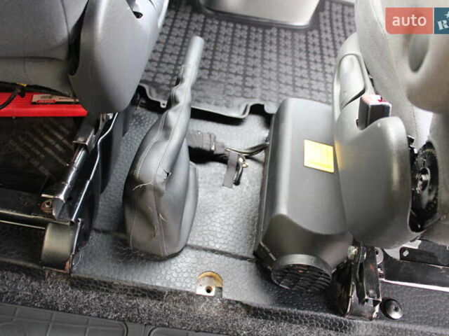 Белый Рено Трафик, объемом двигателя 2 л и пробегом 283 тыс. км за 11550 $, фото 18 на Automoto.ua