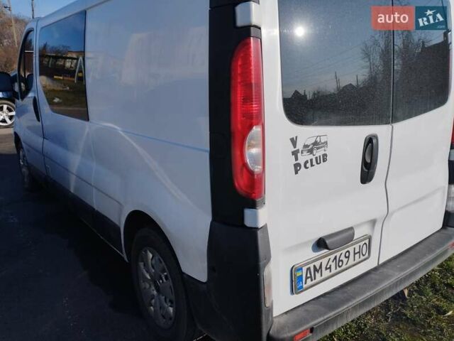 Білий Рено Трафік, об'ємом двигуна 2 л та пробігом 280 тис. км за 10900 $, фото 1 на Automoto.ua