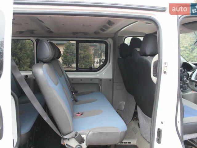 Белый Рено Трафик, объемом двигателя 2 л и пробегом 272 тыс. км за 13598 $, фото 15 на Automoto.ua