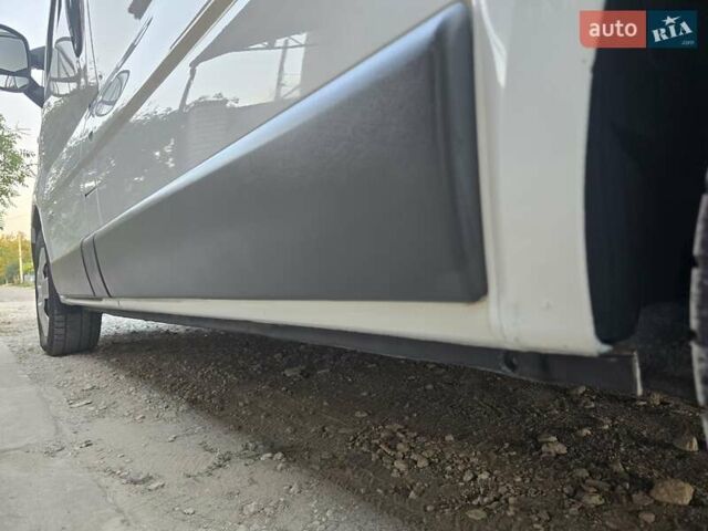 Белый Рено Трафик, объемом двигателя 2 л и пробегом 238 тыс. км за 10500 $, фото 65 на Automoto.ua