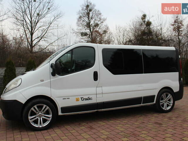 Белый Рено Трафик, объемом двигателя 2 л и пробегом 272 тыс. км за 13598 $, фото 8 на Automoto.ua