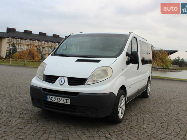 Белый Рено Трафик, объемом двигателя 2 л и пробегом 283 тыс. км за 11550 $, фото 1 на Automoto.ua