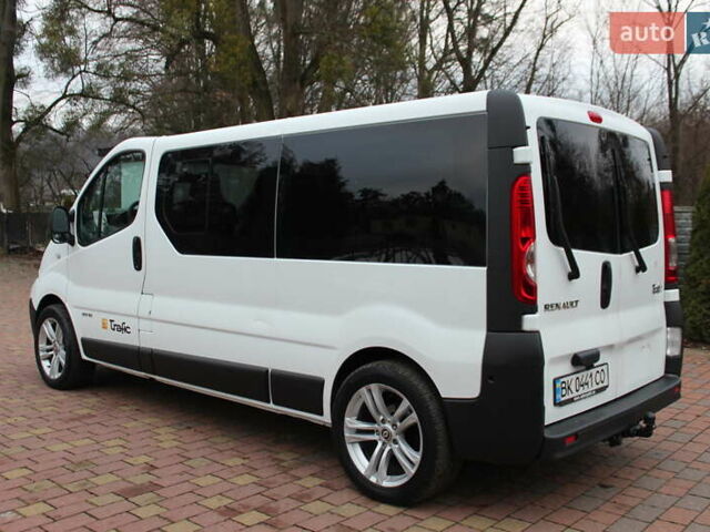Белый Рено Трафик, объемом двигателя 2 л и пробегом 272 тыс. км за 13598 $, фото 7 на Automoto.ua