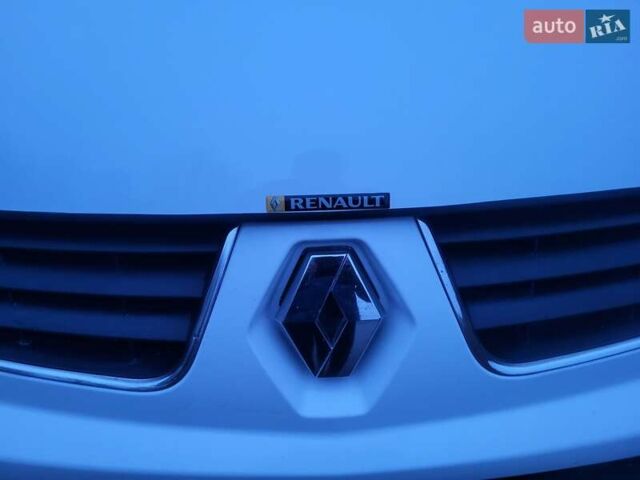 Белый Рено Трафик, объемом двигателя 2 л и пробегом 207 тыс. км за 11890 $, фото 9 на Automoto.ua