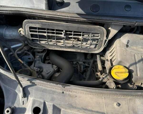 Білий Рено Трафік, об'ємом двигуна 2.5 л та пробігом 340 тис. км за 10999 $, фото 19 на Automoto.ua