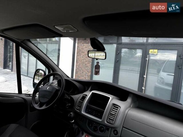 Білий Рено Трафік, об'ємом двигуна 2 л та пробігом 210 тис. км за 14990 $, фото 27 на Automoto.ua