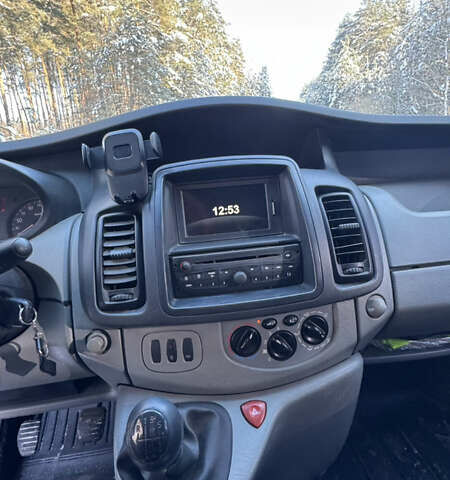 Белый Рено Трафик, объемом двигателя 2 л и пробегом 320 тыс. км за 12000 $, фото 11 на Automoto.ua