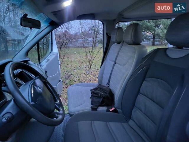 Белый Рено Трафик, объемом двигателя 2 л и пробегом 207 тыс. км за 11890 $, фото 67 на Automoto.ua