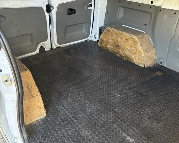 Белый Рено Трафик, объемом двигателя 2 л и пробегом 296 тыс. км за 7990 $, фото 7 на Automoto.ua