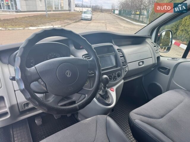 Белый Рено Трафик, объемом двигателя 2 л и пробегом 280 тыс. км за 12300 $, фото 10 на Automoto.ua