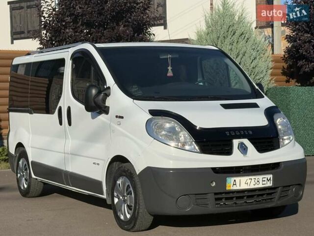Белый Рено Трафик, объемом двигателя 2 л и пробегом 200 тыс. км за 11500 $, фото 3 на Automoto.ua
