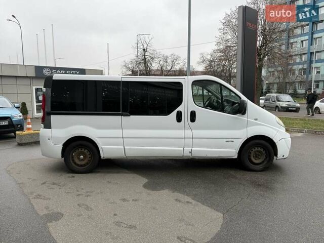 Білий Рено Трафік, об'ємом двигуна 2 л та пробігом 385 тис. км за 11000 $, фото 7 на Automoto.ua