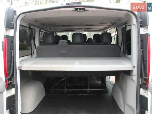 Белый Рено Трафик, объемом двигателя 2 л и пробегом 272 тыс. км за 13598 $, фото 20 на Automoto.ua