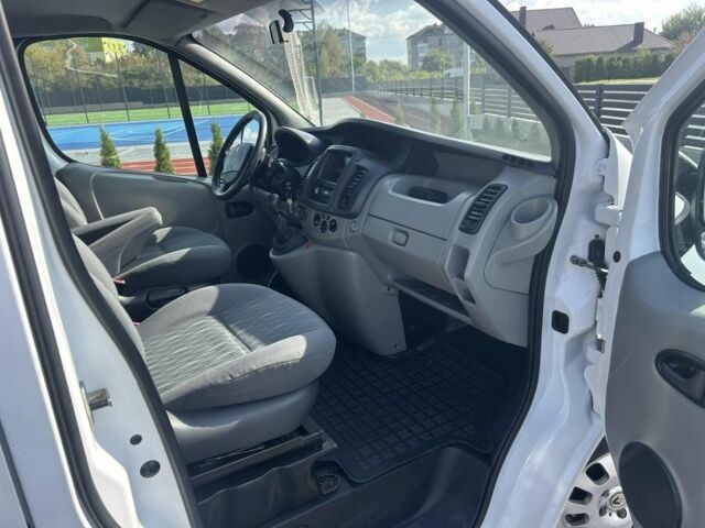 Белый Рено Трафик, объемом двигателя 2 л и пробегом 393 тыс. км за 9800 $, фото 7 на Automoto.ua